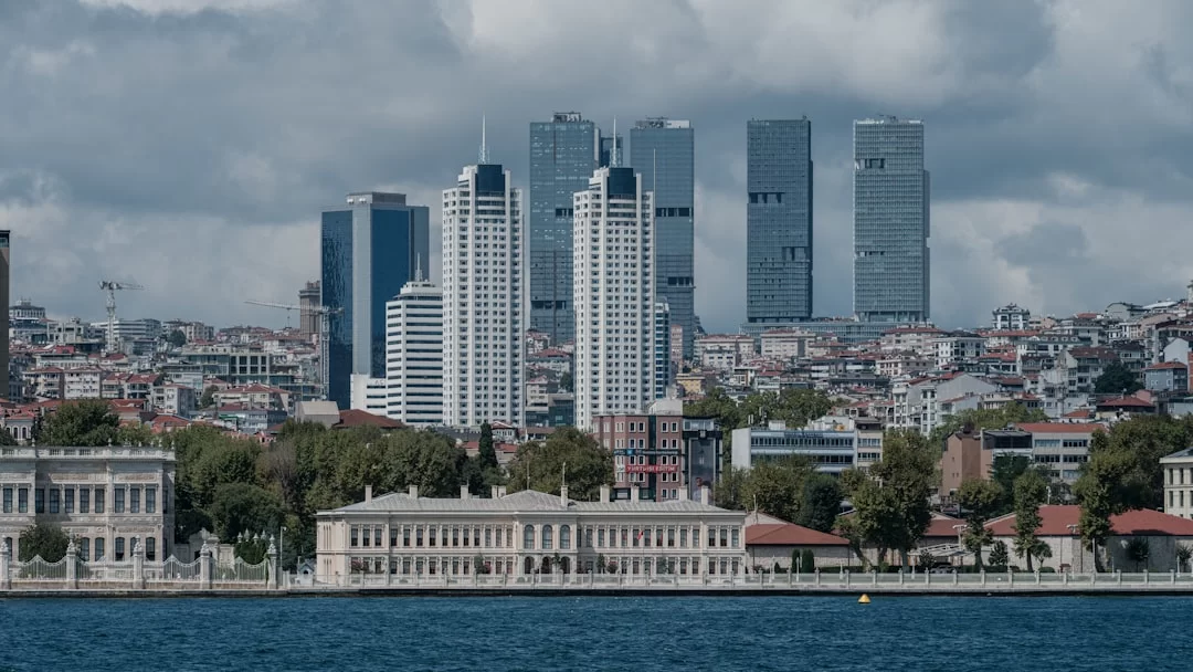 Bağcılar kentsel dönüşüm çalışmaları kapsamında yeni yükselen modern konut projeleri.