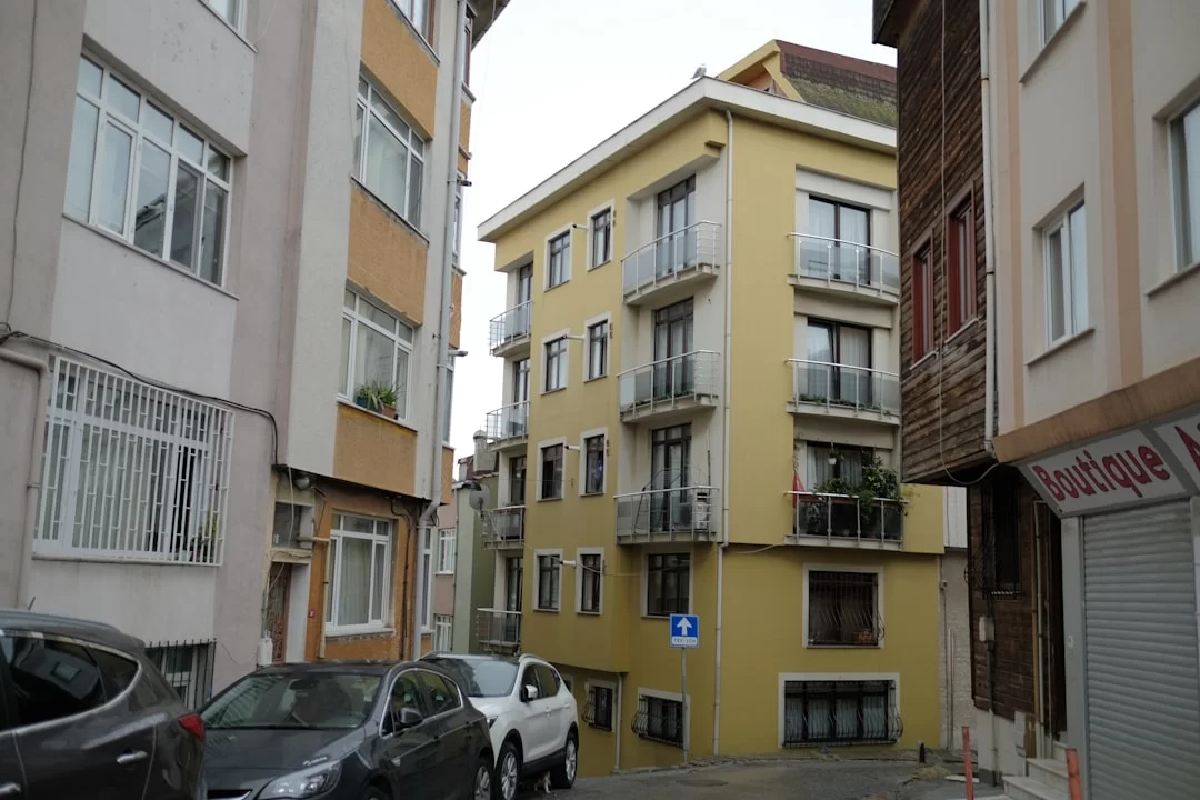 Yeşilköy kentsel dönüşüm kira yardımı ne zaman yatar? sorusu kapsamında yenilenen binalar